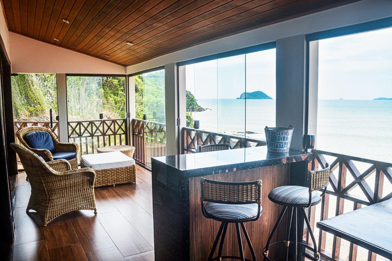 Casa pé na areia com varanda gourmet em Búzios RJ Exterior foto